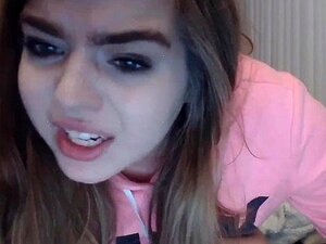 18 curvilínea Kaia con grandes tetas y cara follable