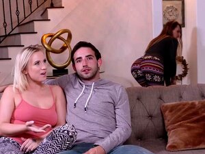 Trío de Bailey con sexo de madrastra y novios