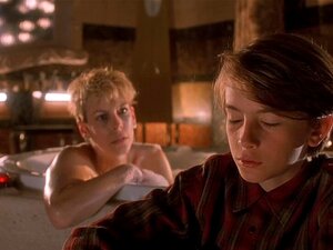 Jamie Lee Curtis desnuda - Mothers Boys - 1994. Jamie Lee Curtis en el