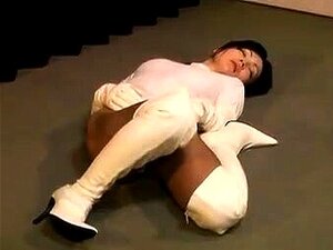 Chica japonesa asiática BDSM SUAVE