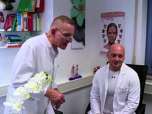 Natalie Hot tiene una petición especial para nuestra clínica. Ella