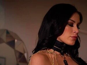 Experimenta la seductora iniciación de Tiffany en un mundo erótico