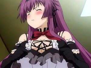 La sirvienta pecaminosa castiga a la linda con sexo