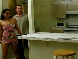 Chica asiática follada en el culo