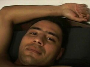 Latino gay follando hardcore a pelo