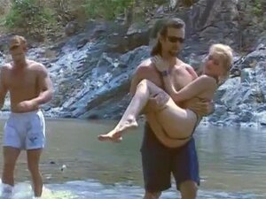 Monique Covet, Trío DP junto al río