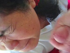 Corriéndome en la cara de mi esposa filipina