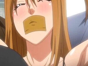 Bebé hentai amordazada es follada en grupo