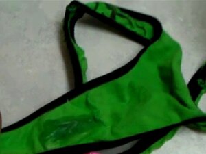 Córrete en sus bragas sucias