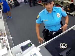 escena de realidad se desarrolla con un tipo y una puta caliente