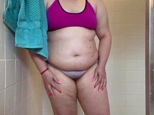 ¡BBW no pudo contener su orina! Bragas desesperadas goteando y