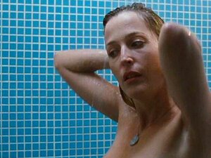 Gillian Anderson - Straightheads