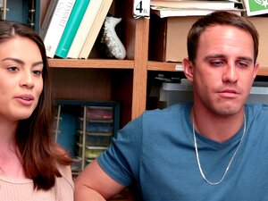 Ladrona amateur linda recibe una corrida. Ladrona adolescente amateur