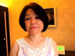 Esposa oriental madura follada duro y profundo en estilo misionero