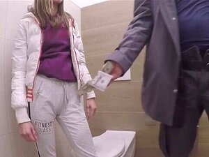 Linda amateur follando en primera persona