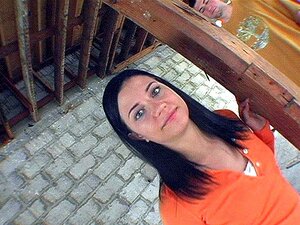 Edificio abandonado, conocí a este tipo en un bar cuando estaba en