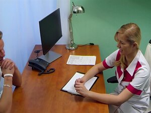 El tipo vino al médico, pero fue recibido por una enfermera rubia