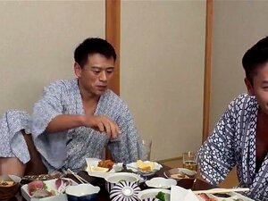 geisha asiática desnudada por tipos