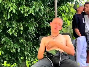 Curioso brasileño gay twink amigos al aire libre diversión anal
