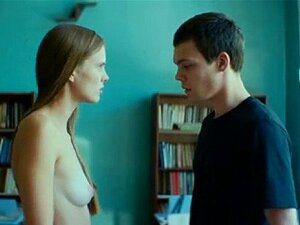 Aleksandra Revenko desnuda - Muchenik 2016. Aleksandra Revenko se ve