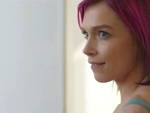 MILF tetona y tatuada SE RESTRIEGA contra el chico de al lado