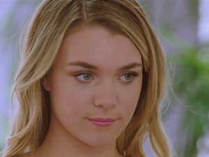 El deseo de ser dilatada de Gabbie Carter se hace realidad. Gabbie