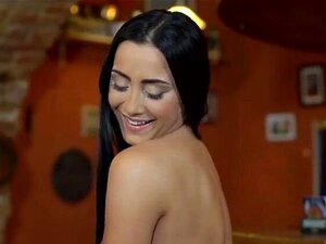 DADDY4K. La estrella porno checa Anna Rose es dominada por su