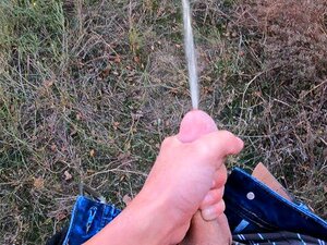 Linda chica de 18 años no puede aguantar la orina y gime de