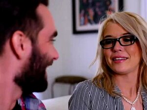 Tiffany invita a Logan a penetrar su jugosa concha de MILF