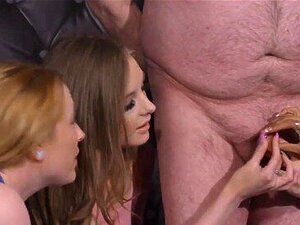 Micro penes amas humillando y pajeando a su sumiso