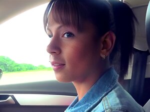 Un tipo con una gran polla se folló a una adolescente europea en