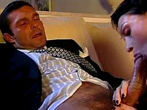 Milf anal en corsé, medias y tacones