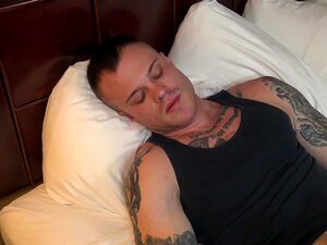 Cody Gay Porn Video - Str8Chaser, Cody estaba trotando tranquilamente
