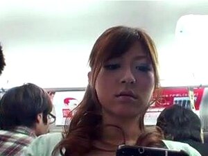 La hermosa esposa y los pervertidos del autobús 1 de 5 censurado