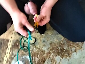 catéter de penetración de uretra lleno y derramado en la vejiga