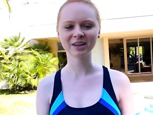 Vista previa porno gratis que muestra a la chica en bikini de una