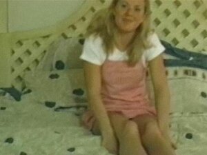 Las chicas porno retro lamen coños y follan. Las chicas porno retro