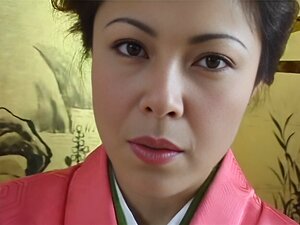 Sumérgete en el encanto de un encuentro apasionado con una seductora