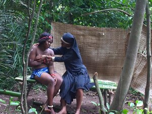 Misionera europea enseña a su esclava nuevos estilos lésbicos
