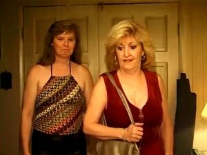 Las abuelas son las mejores para lamer coños