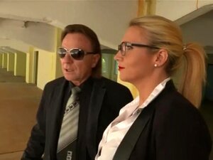 Milf alemana Tatjana fresca toma una BBC (Se Spion Lucky Listig 4)