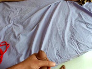 Mamá se folla al hijastro cuando el padrastro estaba fuera de casa