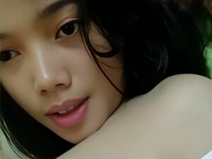 Watch baru-bangun-pacar-sudah-minta-videoin-TOKET-Done-BG on  now! -