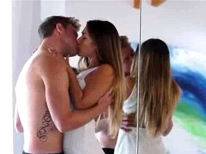 Eva Lovia censurada softcore