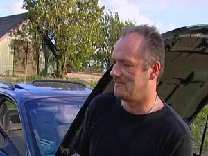 Chica rubia con tetas caídas