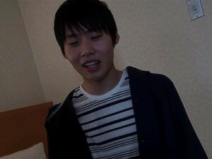 Un twink japonés se corre