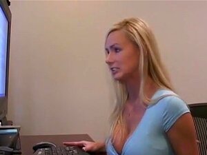 Un cocinero pajeándose por petición,