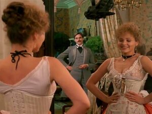 Anne Bennent & Ornella Muti video sexual desnuda y en perrito