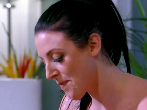 NuruMassage Angela White se reaviva con un viejo amigo con beneficios