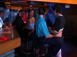 Orgía francesa en un club de swingers